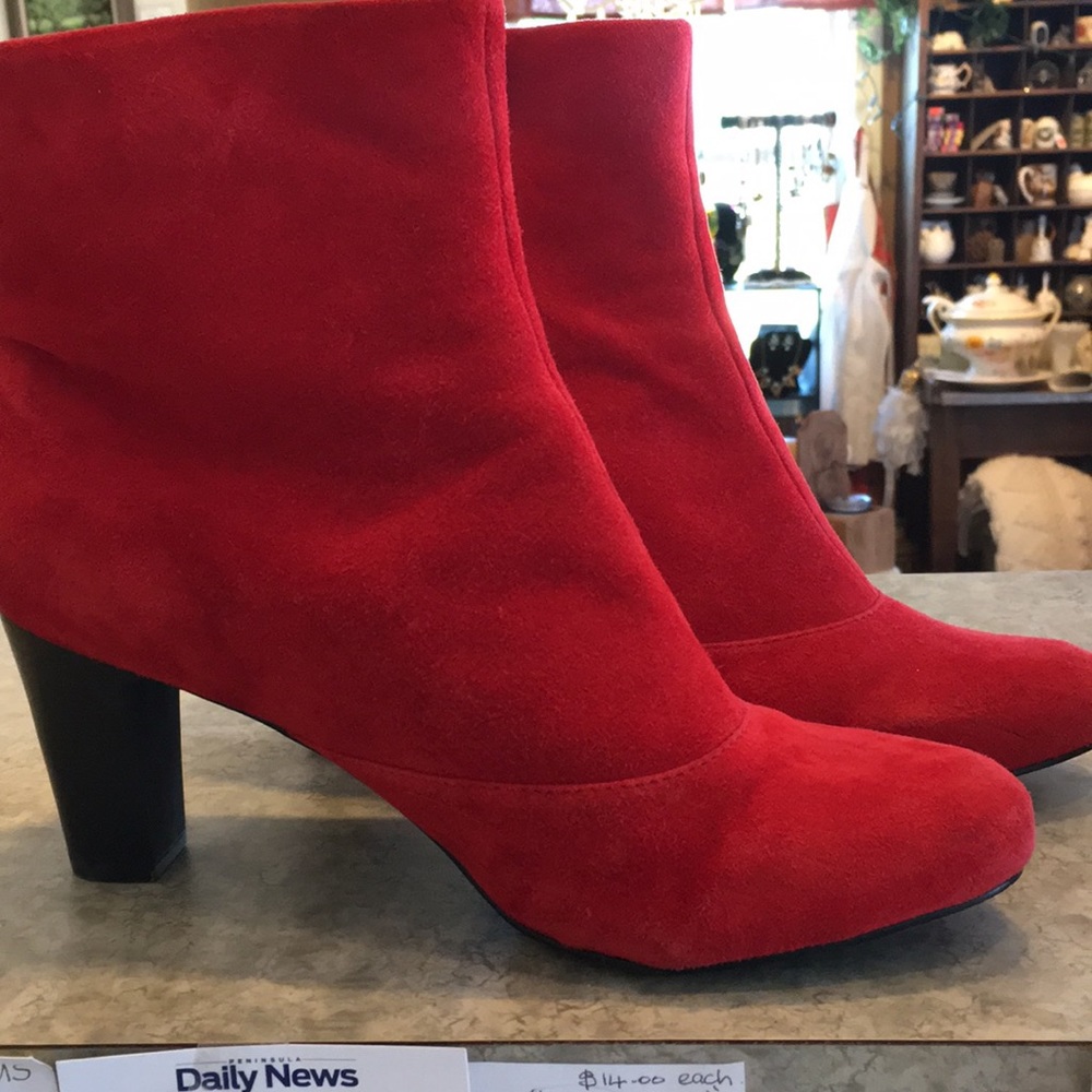 Gorgeous Lipstick Red Suede, Booties